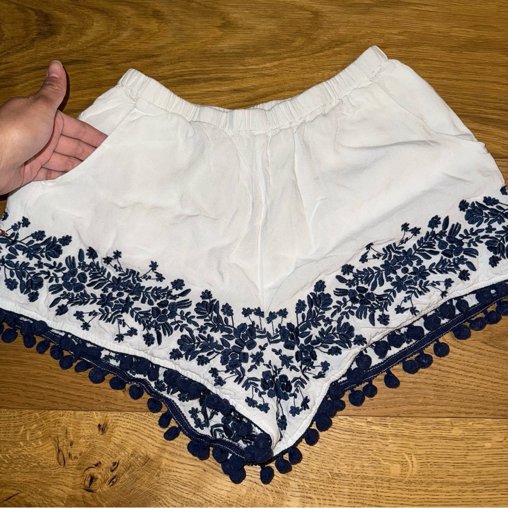 Show me your Mumu - Laney PomPom shorts - Small